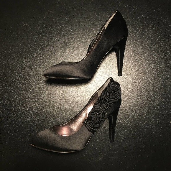 NINA Rohma Crystal Satin Rosette 4in High Heels - Picture 7 of 11